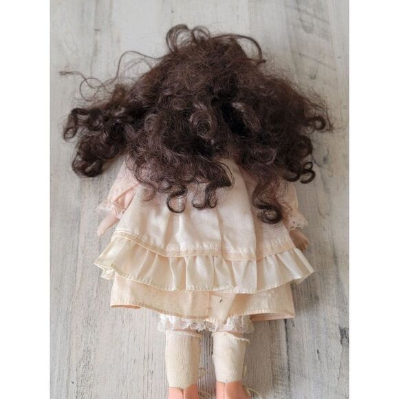 Brinn's Everything is beautiful wind up music porcelain doll collectible - Picture 7 of 8